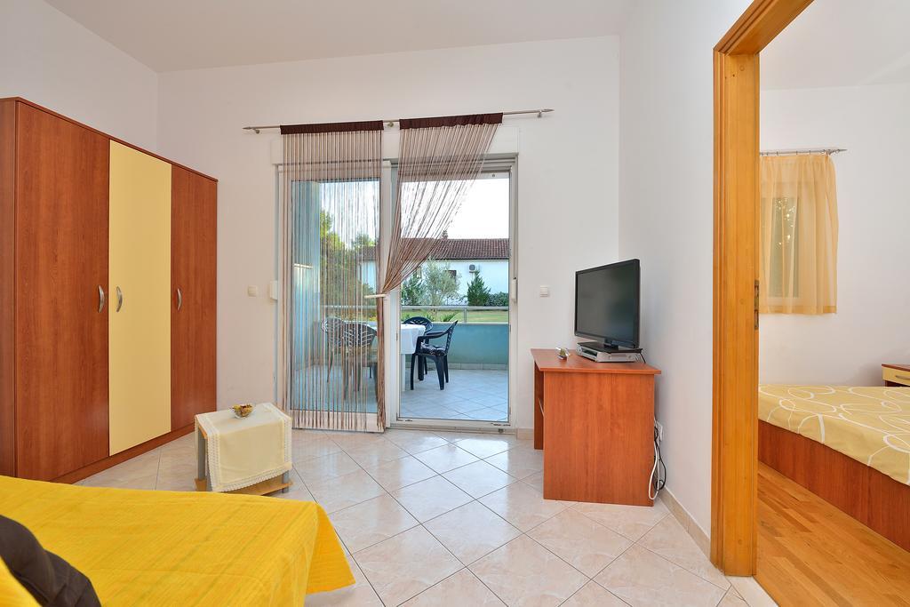 Sara Apartments Petrčane Habitación foto